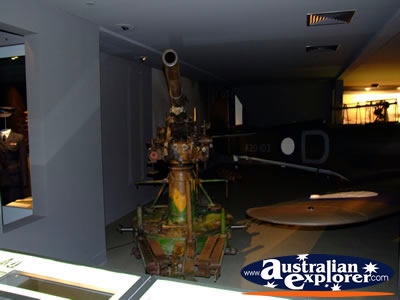 Australian War Memorial Cannon Display . . . CLICK TO VIEW ALL AUSTRALIAN WAR MEMORIAL - MUSEUM POSTCARDS