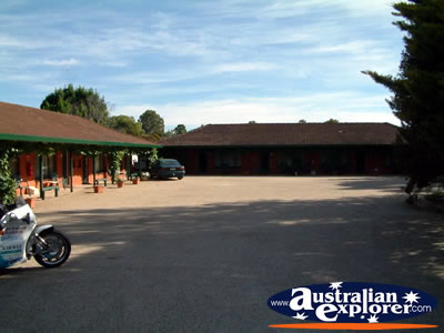Corowa Motel from Street . . . VIEW ALL COROWA PHOTOGRAPHS