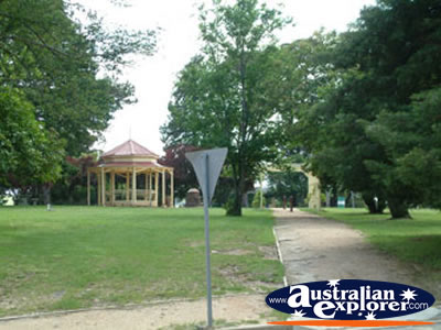Braidwood Park . . . VIEW ALL BRAIDWOOD PHOTOGRAPHS