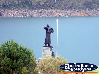 Jindabyne Lake . . . CLICK TO VIEW ALL JINDABYNE POSTCARDS