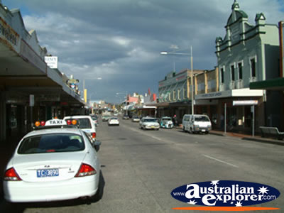 Lithgow Main St . . . CLICK TO VIEW ALL LITHGOW POSTCARDS
