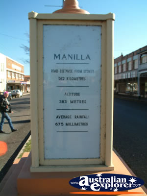 Manilla Memorial Monument . . . CLICK TO VIEW ALL MANILLA POSTCARDS