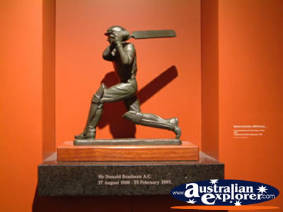 Bowral Bradman Museum Don Bradman Statue . . . CLICK TO VIEW ALL BOWRAL POSTCARDS