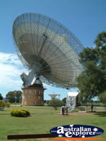 Large Telescope in Parkes . . . CLICK TO ENLARGE