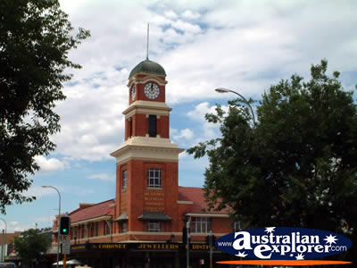 Albury Clock . . . CLICK TO VIEW ALL ALBURY POSTCARDS