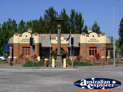 Queanbeyan Visitors Information Centre . . . CLICK TO VIEW ALL QUEANBEYAN POSTCARDS