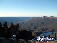 View of Katoomba Echo Point . . . CLICK TO ENLARGE