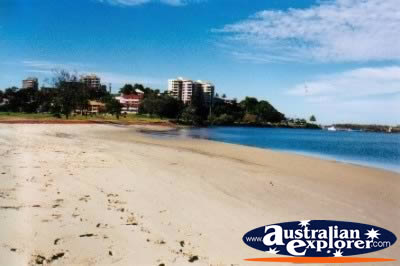 Tweed Heads Beach . . . CLICK TO VIEW ALL TWEED HEADS POSTCARDS