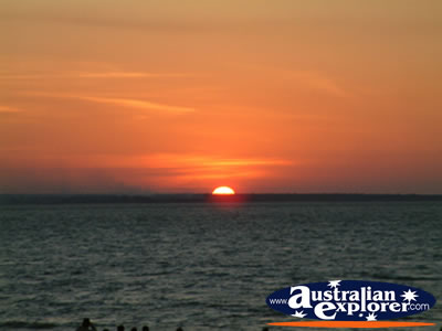Crowds gathered on Darwin Mindil Beach for the Sunset . . . CLICK TO VIEW ALL DARWIN POSTCARDS