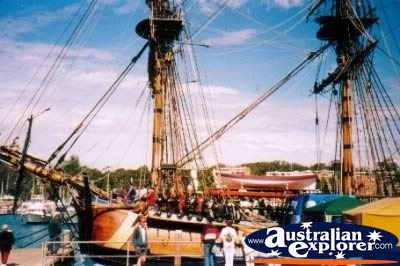 Endeavour . . . VIEW ALL SEA PHOTOGRAPHS