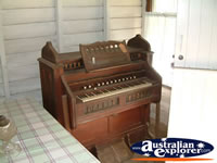 Capella Pioneer Village Piano . . . CLICK TO ENLARGE