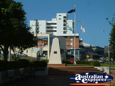 Yeppoon Street Monument . . . CLICK TO VIEW ALL YEPPOON POSTCARDS