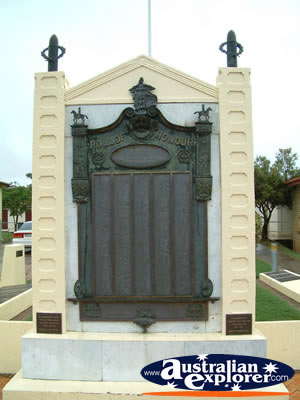 Gayndah War Memorial . . . CLICK TO VIEW ALL GAYNDAH POSTCARDS