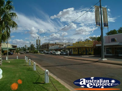 Quiet Cunnamulla Street . . . CLICK TO VIEW ALL CUNNAMULLA POSTCARDS