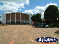 Kingaroy Outside Town Hall . . . CLICK TO ENLARGE