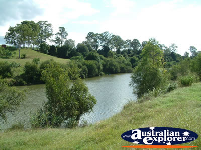 Gympie Gate Lake . . . CLICK TO VIEW ALL GYMPIE POSTCARDS