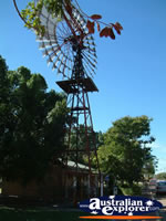 Windmill in Barcaldine . . . CLICK TO ENLARGE