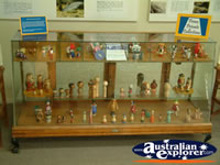 Surat Cobb & Co Changing Station Figurine Display . . . CLICK TO ENLARGE