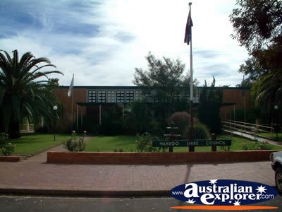 Surat Warroo Shire Council Chambers . . . CLICK TO VIEW ALL SURAT POSTCARDS