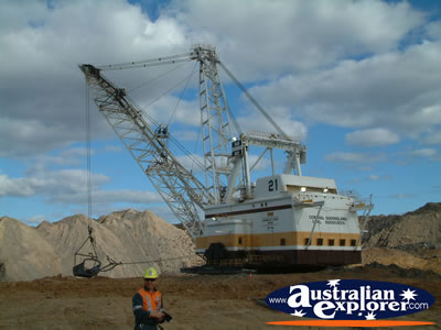 Dragline at Norwich Park Mine . . . VIEW ALL DYSART PHOTOGRAPHS