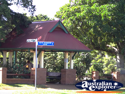 Pretty Park in Maleny . . . CLICK TO VIEW ALL MALENY POSTCARDS