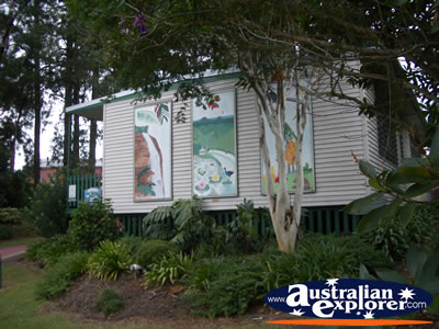 RSL Community Library in Mapleton . . . CLICK TO VIEW ALL MAPLETON POSTCARDS
