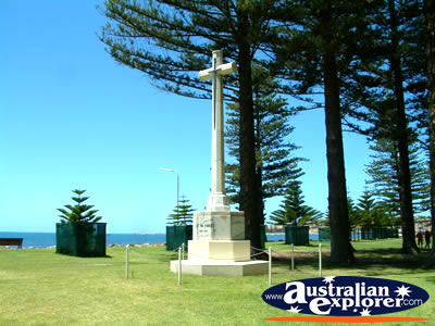 Victor Harbour Monument . . . VIEW ALL VICTOR HARBOR PHOTOGRAPHS