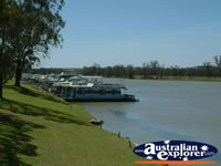 Waikerie Houseboats on the River . . . CLICK TO ENLARGE