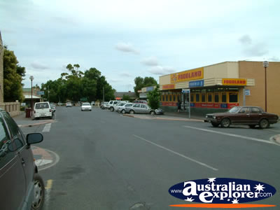 Strathalbyn Main Street . . . VIEW ALL STRATHALBYN PHOTOGRAPHS