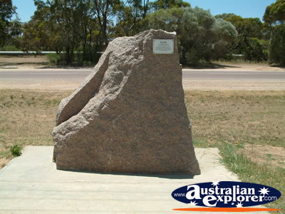 Kyancutta Granite . . . CLICK TO VIEW ALL KIMBA POSTCARDS