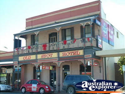 Gawler Old Spot Hotel . . . CLICK TO VIEW ALL GAWLER POSTCARDS