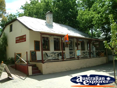 Building in Hahndorf . . . CLICK TO VIEW ALL HAHNDORF POSTCARDS