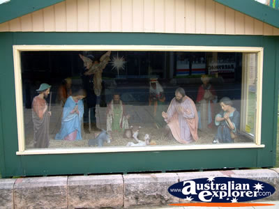Mount Gambier Christmas Display . . . CLICK TO VIEW ALL MOUNT GAMBIER POSTCARDS