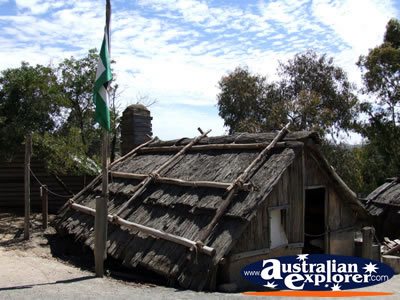 Ballarat Sovereign Hill Hut . . . CLICK TO VIEW ALL BALLARAT POSTCARDS