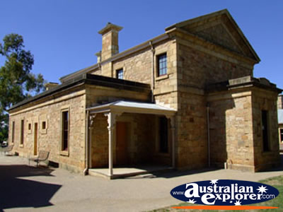 Beechworth Court House . . . CLICK TO VIEW ALL BEECHWORTH POSTCARDS