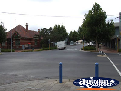 Werribee Street and Shops . . . CLICK TO VIEW ALL WERRIBEE POSTCARDS