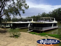 Echuca House Boats . . . CLICK TO ENLARGE