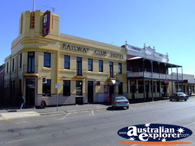 Seymour Railway Hotel . . . CLICK TO VIEW ALL SEYMOUR POSTCARDS