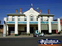 Avoca Victoria Hotel from Street . . . CLICK TO ENLARGE