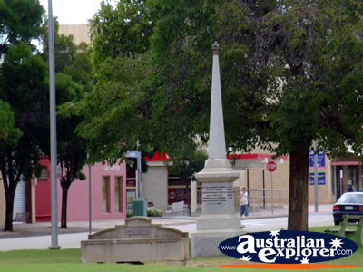 Memorial in Swan Hill . . . CLICK TO VIEW ALL SWAN HILL POSTCARDS