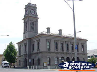 Castlemaine Post Office . . . CLICK TO VIEW ALL CASTLEMAINE POSTCARDS