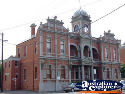 Castlemaine Town Hall . . . CLICK TO VIEW ALL CASTLEMAINE POSTCARDS