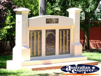 Yackandandah War Memorial . . . CLICK TO ENLARGE