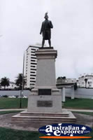 Captain Cook Statue . . . CLICK TO ENLARGE