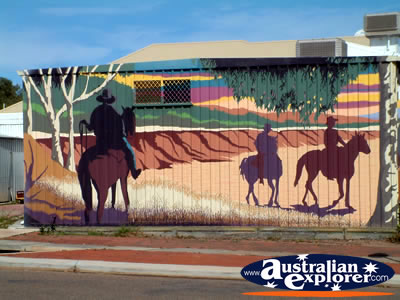 Mingenew Mural . . . CLICK TO VIEW ALL MINGENEW POSTCARDS