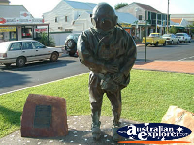 Broome Hard Hat Divers Memorial . . . CLICK TO VIEW ALL BROOME POSTCARDS