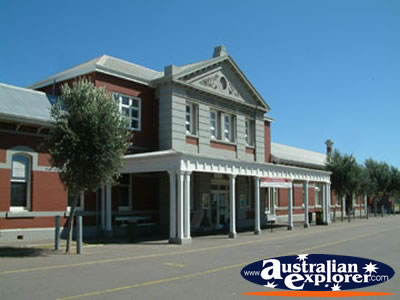 Geraldton Old Railway Station . . . CLICK TO VIEW ALL GERALDTON POSTCARDS