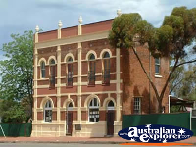 Coolgardie Old Building . . . CLICK TO VIEW ALL COOLGARDIE POSTCARDS