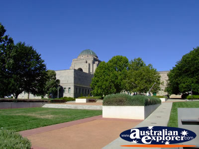 Australian War Memorial Grounds . . . CLICK TO VIEW ALL AUSTRALIAN WAR MEMORIAL POSTCARDS