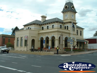 Tenterfield Post Office . . . CLICK TO VIEW ALL TENTERFIELD POSTCARDS